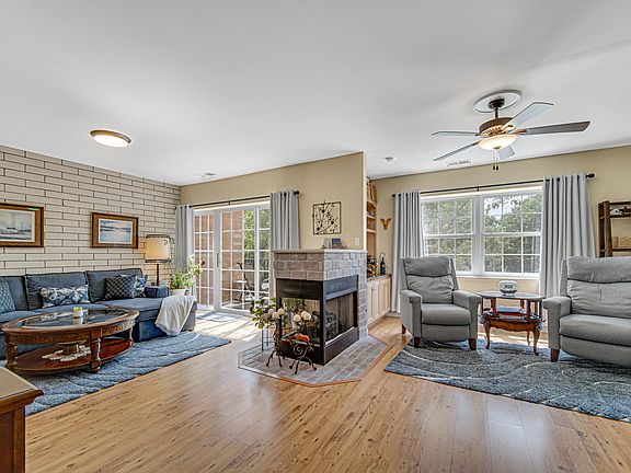 5th image of 29 Old Frankfort Way APT 205