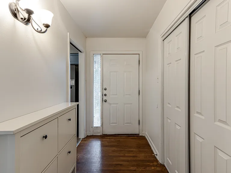 354 Brettonwood Dr #1 — Photo 4