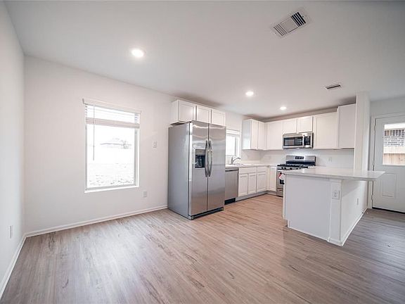 4th image of 4131 Zavala Mill St