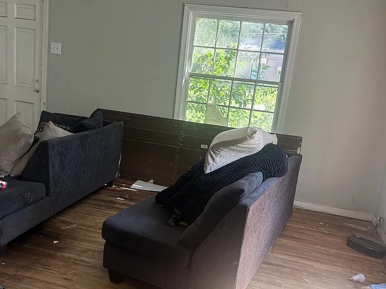 844 Combs St — Photo 3