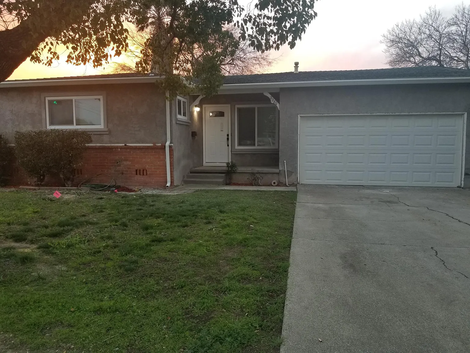 2280 Burton Ave photo 1