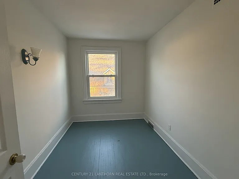 47 King St #4 — Photo 10
