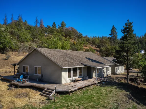7505 Torrey Pines Ter, Eagle Pt, OR 97524