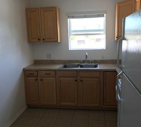 5th image of 2483 B St APT A