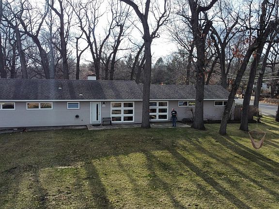 2nd image of 3000 N Lake Park Ave