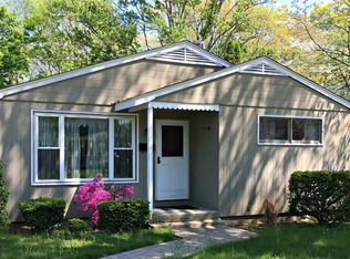 38 Crest Rd, North Smithfield, RI 02896