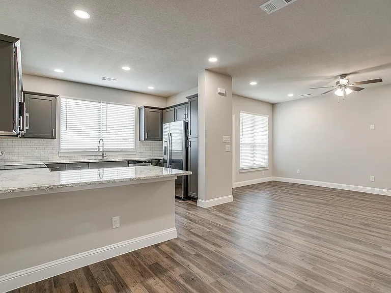Stone Lake Townhomes — Photo 9