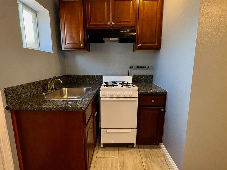 604 Monticello Dr — Photo 5