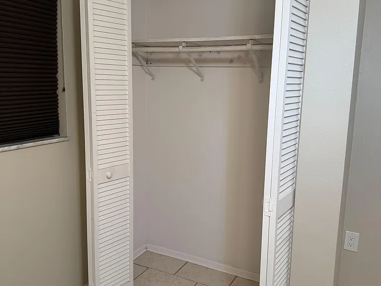 Reach in closet