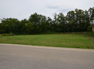 N23W23815 Talon Ct, Waukesha, WI 53188
