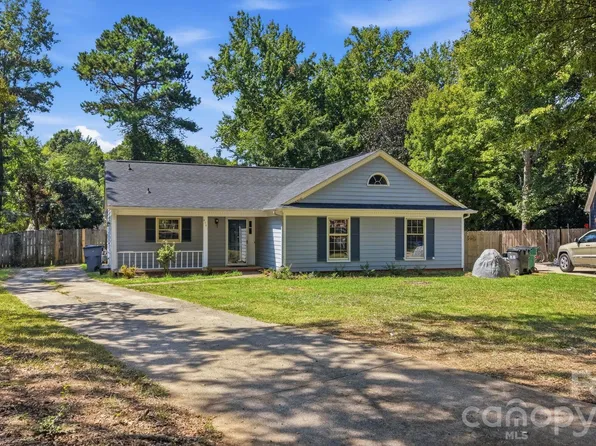 4301 Claybury Ct, Charlotte, NC 28227