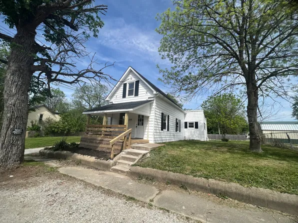 208 Bluff St, Crawfordsville, IN 47933