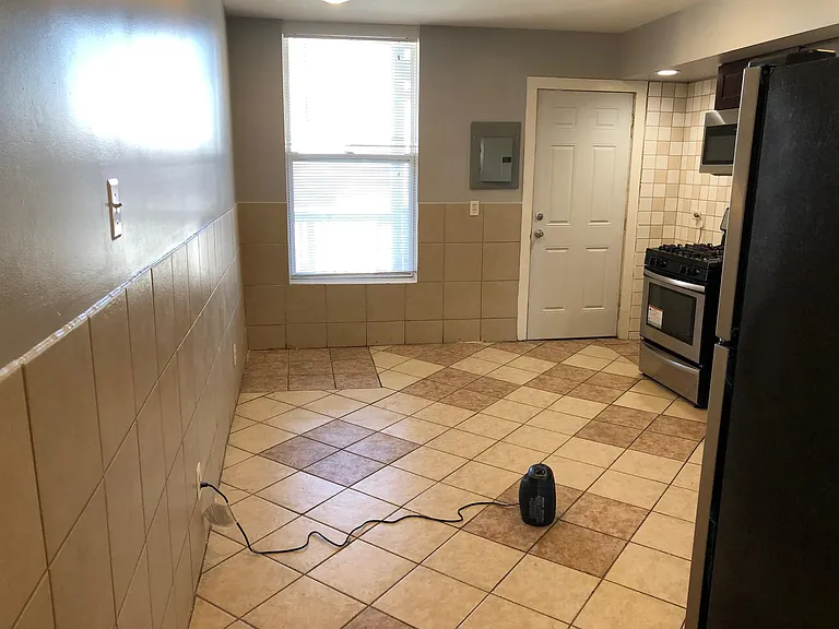 2344 W 24th Pl — Photo 6