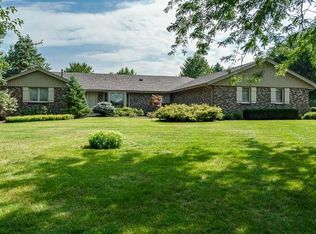 9683 Ridgeview Rd, Belvidere, IL 61008