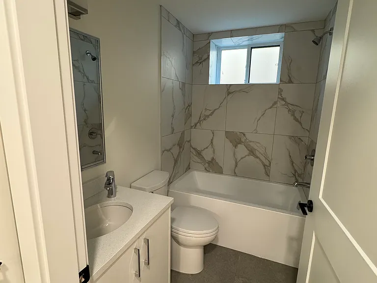 1334 E 35th Ave #2 — Photo 3