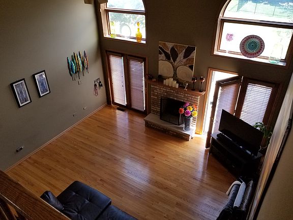 4th image of 7651 Richardson Ln
