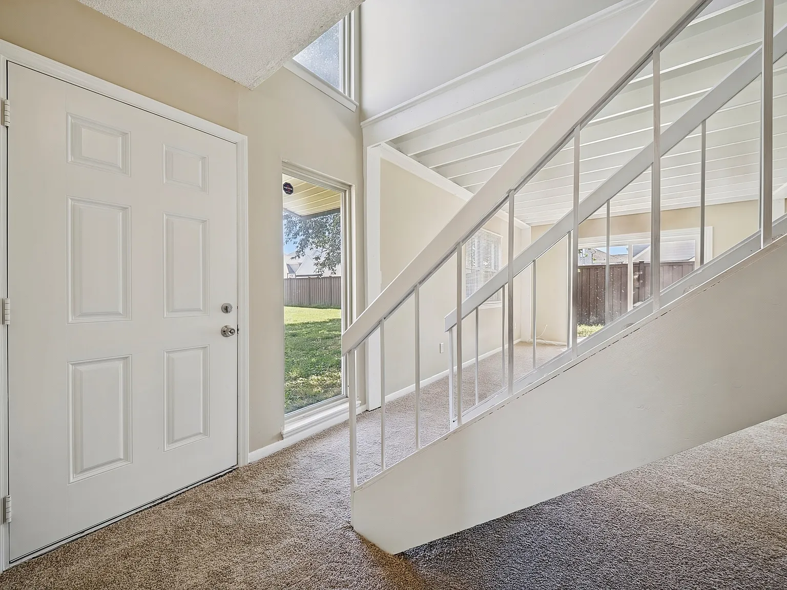 3 bed, 1596 sqft, $2,395 — Photo 4