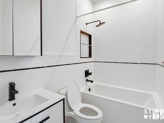 5th image of 1161 Myrtle Ave #2R