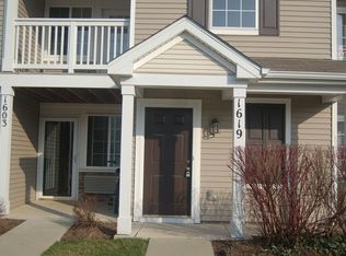 1619 Silverstone Dr #1619, Carpentersville, IL 60110