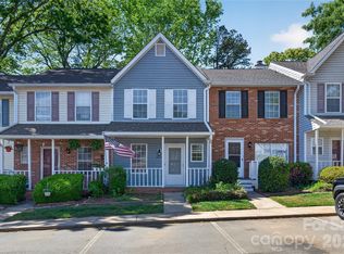 8214 Circle Tree Ln, Charlotte, NC 28277