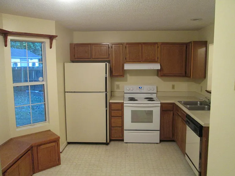 332 Windy Ridge Ln — Photo 5