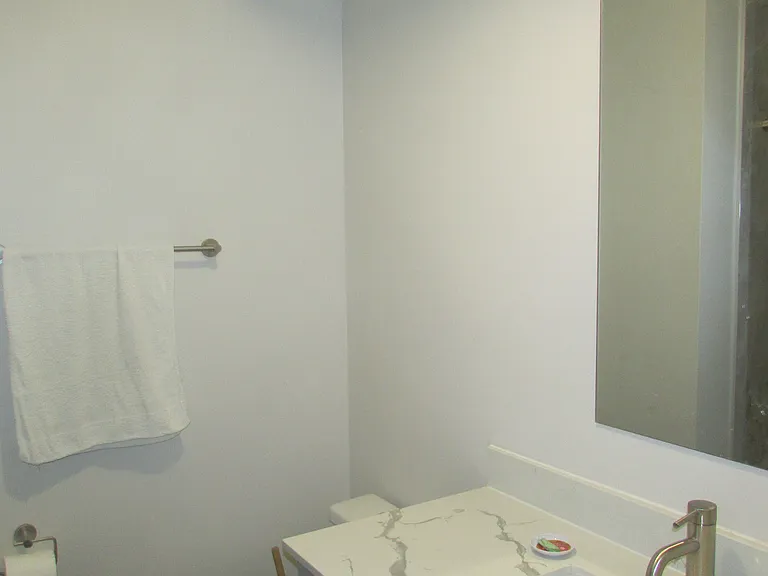 24A Roncesvalles Ave #3 — Photo 11