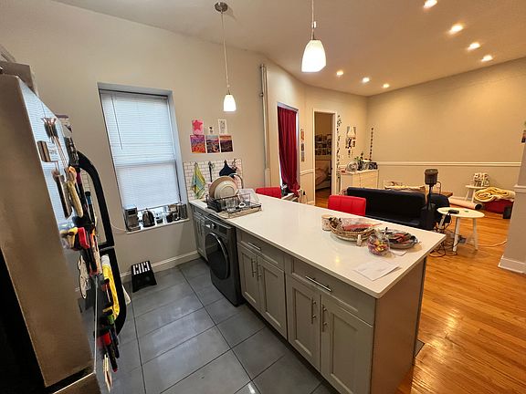 3rd image of 1580 President St APT 25
