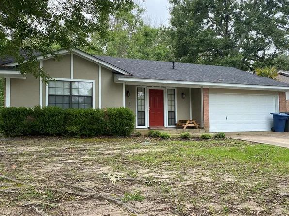 1 Wind Drift Dr, Lufkin, TX 75901