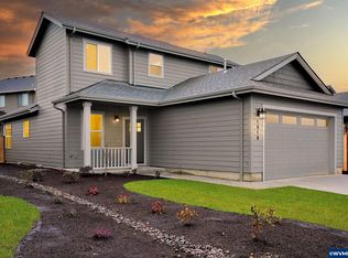 1619 SE Salmonberry Ave, Dallas, OR