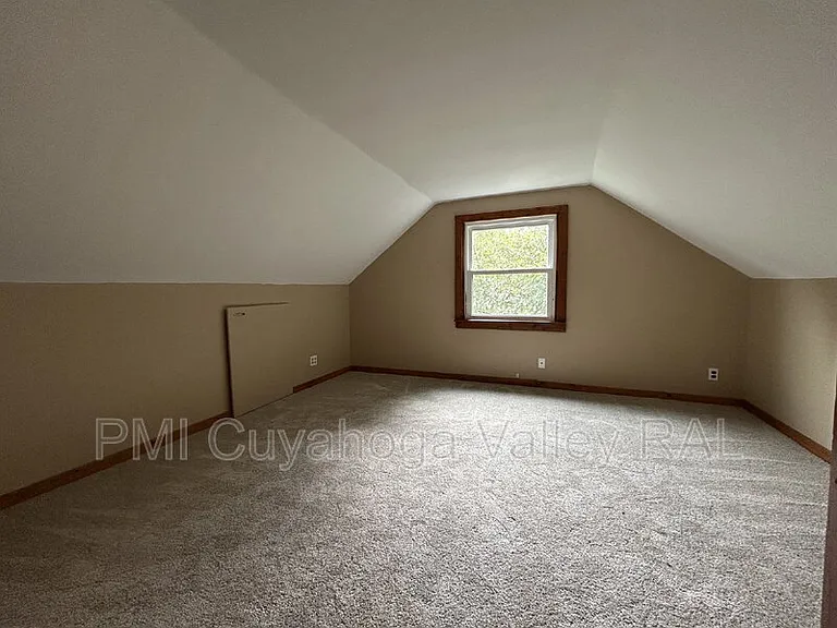 2364 Suncrest Dr — Photo 10