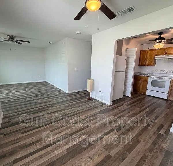 1801 S Palmdale Ct — Photo 6