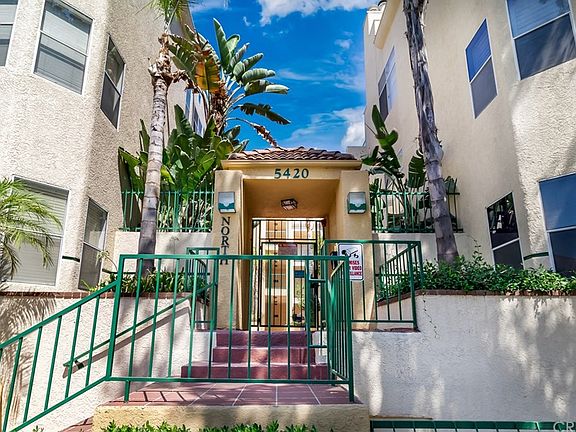 2nd image of 5420 Sylmar Ave APT 320