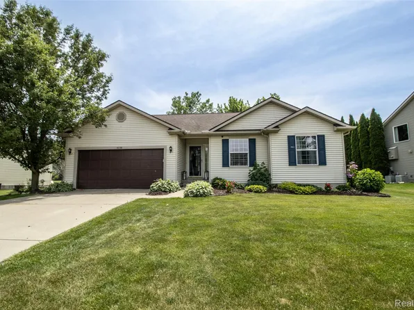 6138 Deer Park Pass, Grand Blanc, MI 48439