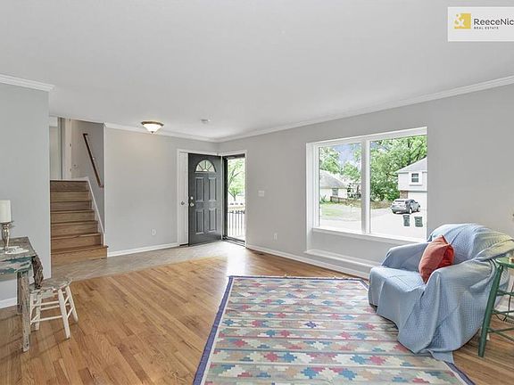 3rd image of 8108 W 96th Ter