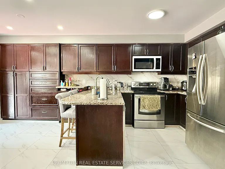 2037 Bur Oak Ave — Photo 6