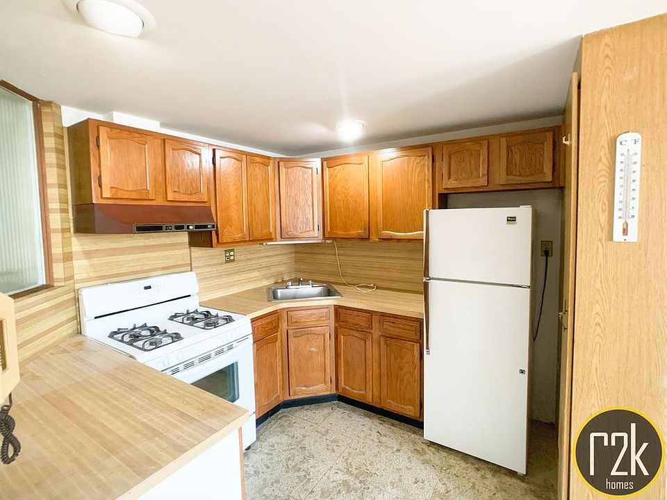 1st image of 2044 42nd St APT 2R
