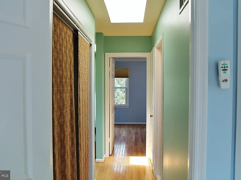 1006 Wythe St — Photo 5