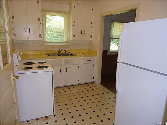 3rd image of 4901 Oriole Ave