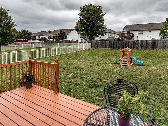 3rd image of 4016 Buckingham Park