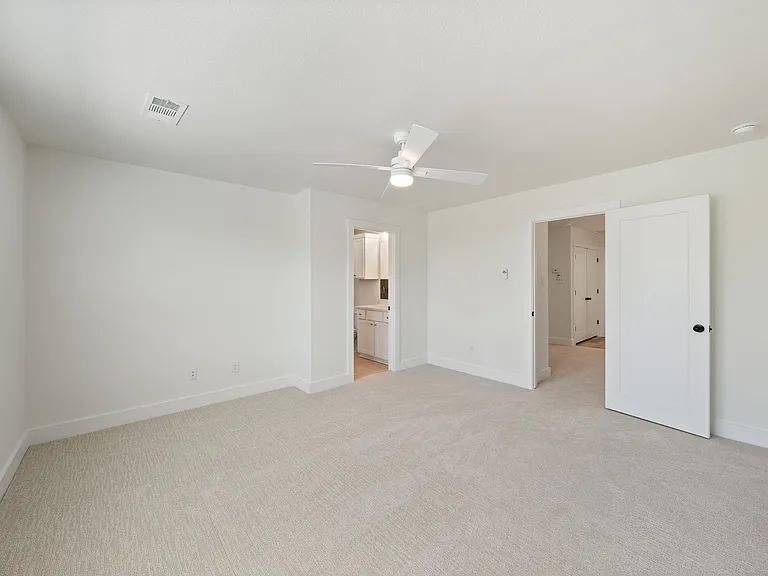 5811 S 31st St #602 — Photo 26