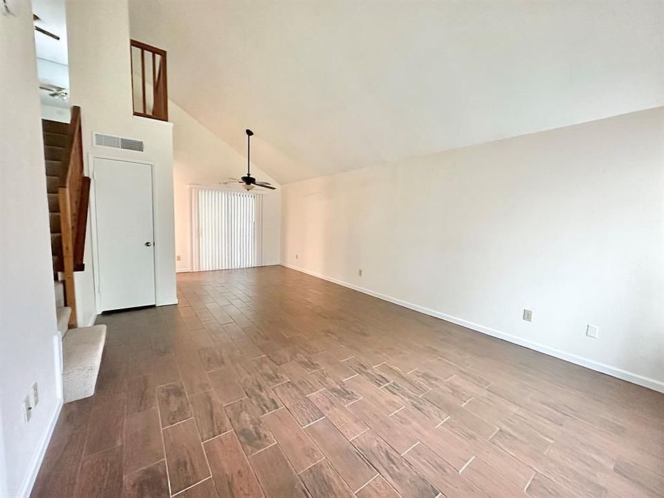 1st image of 10118 Spotted Horse Dr