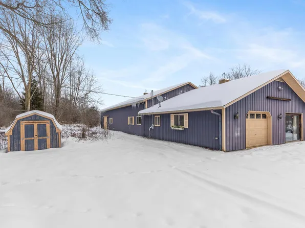 789 7th St, Plainwell, MI 49080