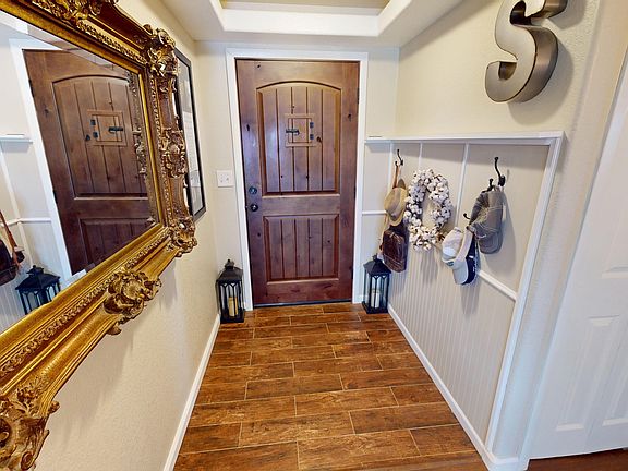 2nd image of 202 River Oaks Rd