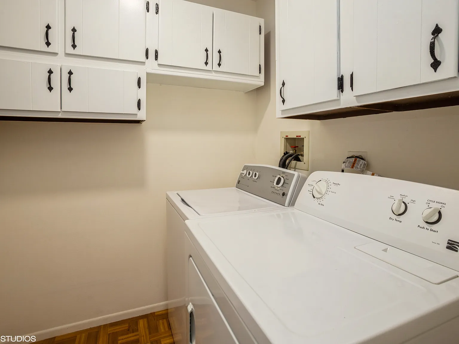 2 bed, 1100 sqft, $2,200 — Photo 3