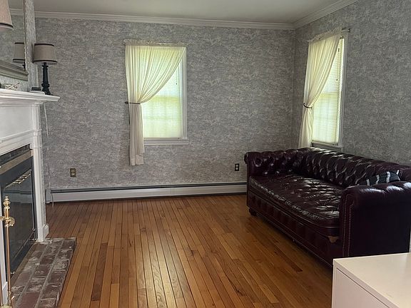 5th image of 137 Newton Hill Rd