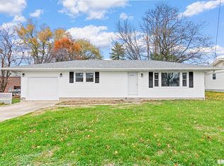 105 W Jefferson St, Athens, IL 62613