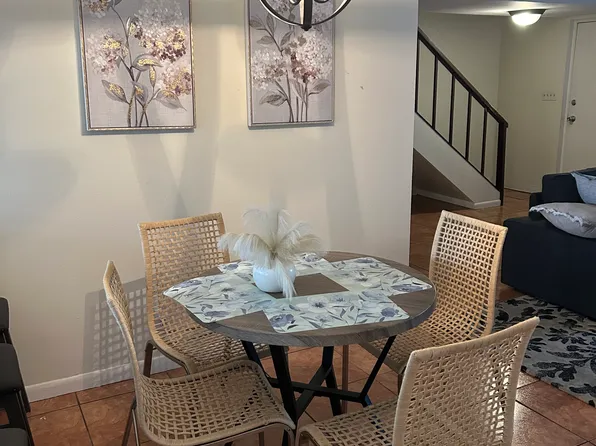 8015 Gardenia Dr, Temple Terrace, FL 33637