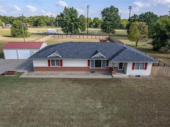 910 E Market St, Lacygne, KS 66040