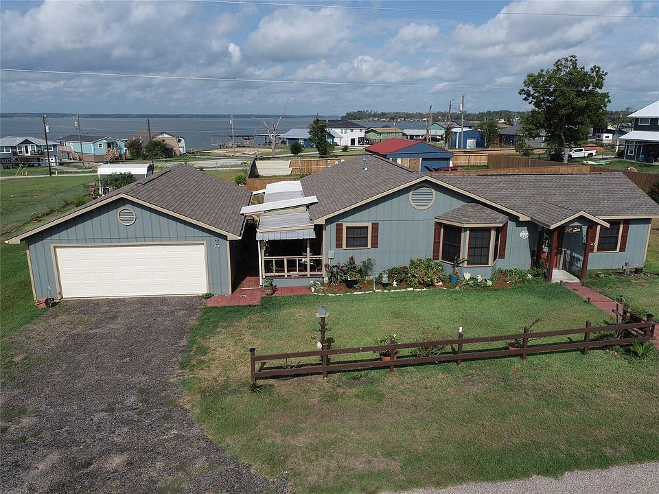 1st image of 220 6th Ave