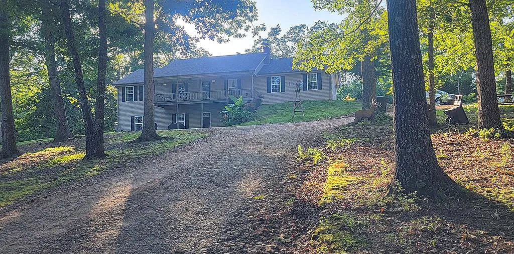 1605 Cody Rd photo 1